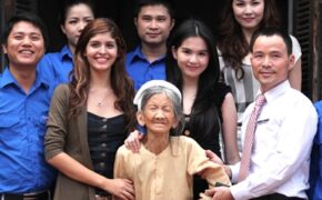 Người đẹp, siêu mẫu nhiệt tình “Tri ân Người mẹ”