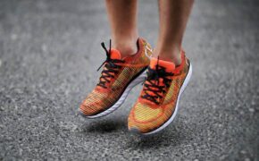 Xu hướng giày thể thao “Sport Chic” khiến giới trẻ mê mệt