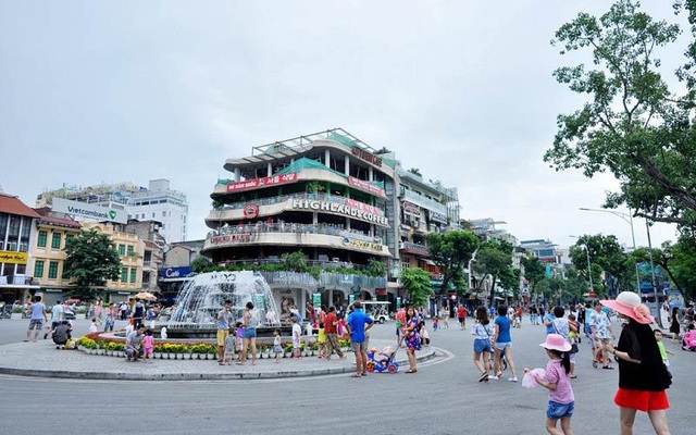 3 lý do tuyệt vời cho con lên phố đi bộ Hồ Gươm chơi ngay cuối tuần này - 1