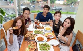 Dàn hot teen tưng bừng tham gia khai trương ZPIZZA tại 159 Xã Đàn