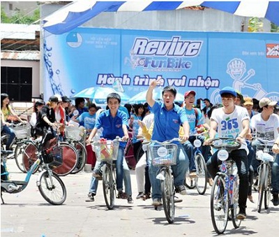 Hơn 1.000 bạn trẻ TP.HCM hào hứng khởi động hành trình Đạp Xe Vui Nhộn - Revive Fun Bike