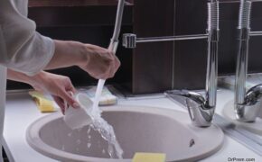 Mẹ thông thái đừng mắc 3 sai lầm lãng phí nước này