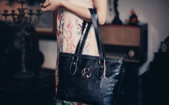 9x làm thương hiệu túi da thật ELMI