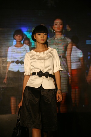 Eva De Eva Fashionshow 2009 trong đêm “Phong cách doanh nhân” - 9