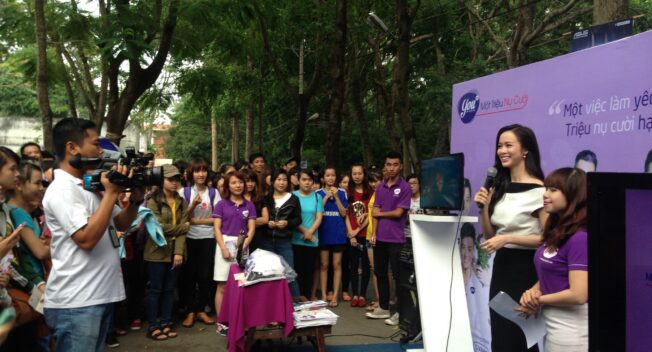 Người đẹp phim “Quyên” hào hứng giao lưu cùng sinh viên