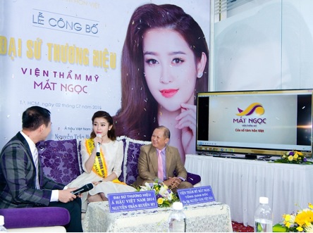 Á hậu Việt Nam 2014 chính thức trở thành đại sứ thương hiệu Viện Thẩm Mỹ Mắt Ngọc