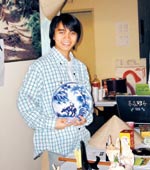 Hai chàng trai lười… ngủ