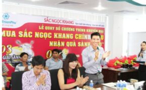 Một nửa quà “sành điệu” của Sắc Ngọc Khang đã có chủ