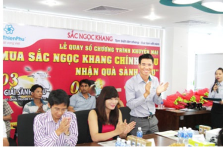Một nửa quà “sành điệu” của Sắc Ngọc Khang đã có chủ