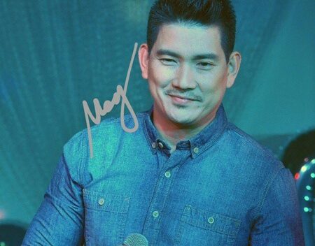 Ngắm vẻ đẹp nam tính của quý ông “Trái tim bé bỏng”