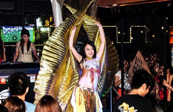 Vũ điệu Belly Dance nóng bỏng, quyến rũ diễn ra vào các ngày 22, 23, 29/04/2014