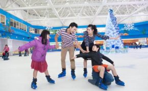 Giới trẻ Hà Nội đón “Olympic mùa đông” đầu tiên trong băng giá đúng dịp Noel