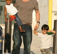 Theo chân nhà Brangelina đi thăm bảo tàng