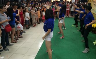 Giới trẻ Sài thành vui chơi “tung trời” dịp cuối tuần