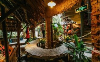 Quán ăn đẹp như tranh vẽ hút khách tại Hà Nội