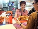 KFC tưng bừng với “Cơn lốc gà giòn, ăn ngon giá sốc”