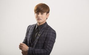 Ưng Đại Vệ “họp fans” trên mạng Bigo Live