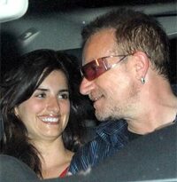 Penelope Cruz “phải lòng” Bono?