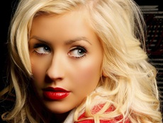 Christina Aguilera lại phải hủy “show”
