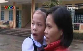 Nghị lực kỳ diệu của cô bé “Nick Vujicic Việt Nam”