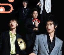 Nhóm nhạc nam DBSK “lấn lướt” Lee Hyori