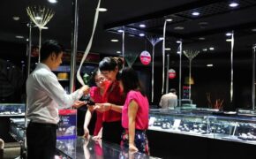 “Cơn sốt” trang sức DOJI toàn quốc