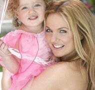 Con gái Geri Halliwell đã 2 tuổi