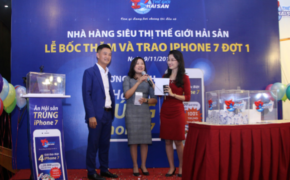 Ăn hải sản, trúng… Iphone7