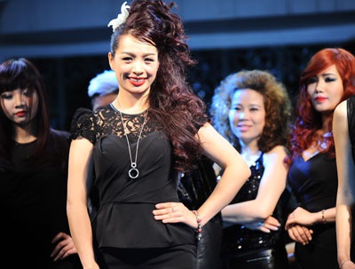 Thúy Hằng tỏa sáng tại lễ ra mắt Framesi tại Việt Nam