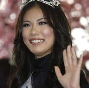 Đương kim hoa hậu hoàn vũ đến thăm Indonesia