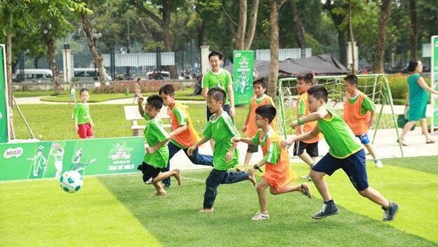 Ca sĩ Khánh Linh: “Chỉ cần con biết quan tâm đến người khác”