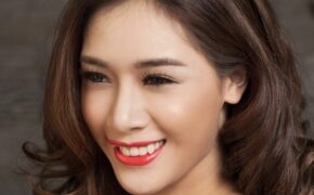 Hà Min quyến rũ với làn da không tỳ vết