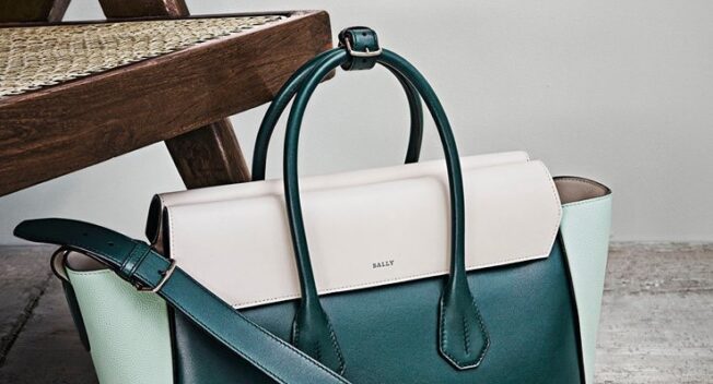 Thời trang hàng hiệu giảm thêm 10% cho hàng đang sales