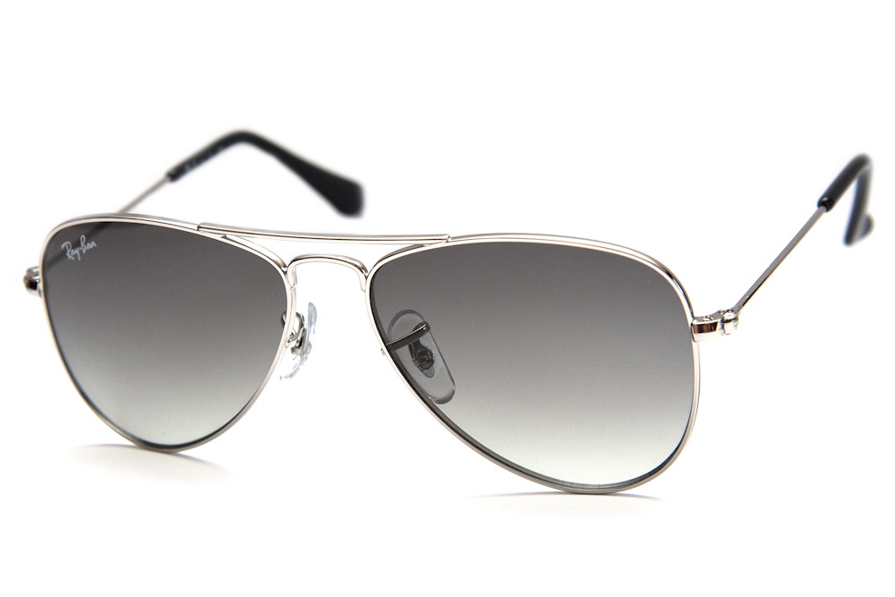 Dáng kinh điển như Wayfarer, Round, Aviator (phi công). Ảnh: Ray-Ban Aviator