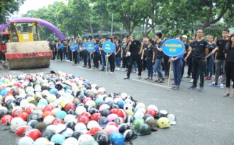 4,000 thanh niên xuống đường hưởng ứng dự án xã hội