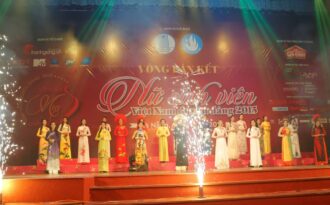 Tố Ny sexy khuấy động sân khấu