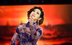 Ý Lan song ca cùng Mr Đàm, Quang Dũng dịp Noel