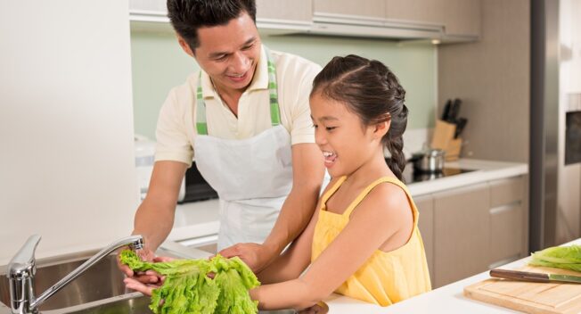 Những “cái được” không ngờ khi đàn ông… vào bếp