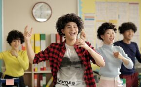 Trai đẹp Noo Phước Thịnh hóa “xù mì” trong MV mới