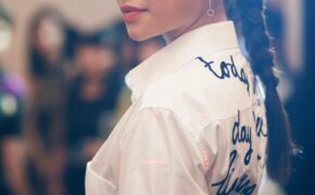 Hà Anh và Phạm Hương đọ tóc tết Fearless cực chất tại The Fashion Show