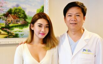 Cô lễ tân nâng tầm nhan sắc nhờ nâng mũi S line