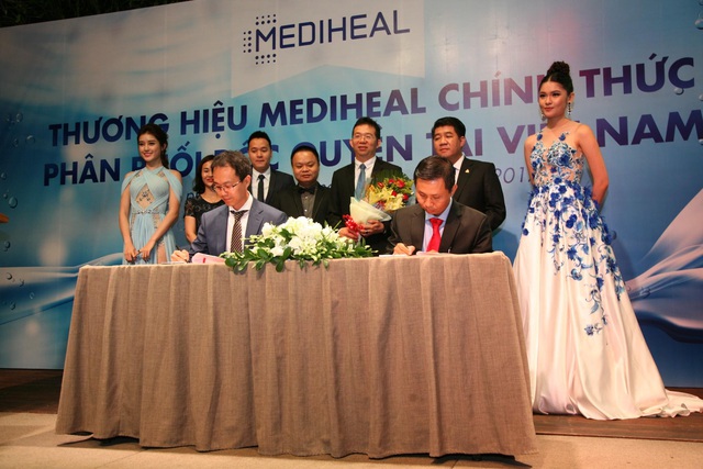 Kí kết hợp tác giữa đại diện Mediheal Hàn Quốc và Mediheal Việt Nam