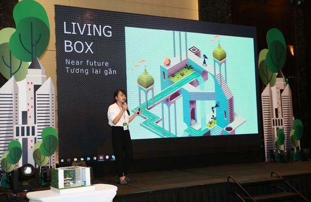 Lâm Tú Anh thuyết trình về Living Box.