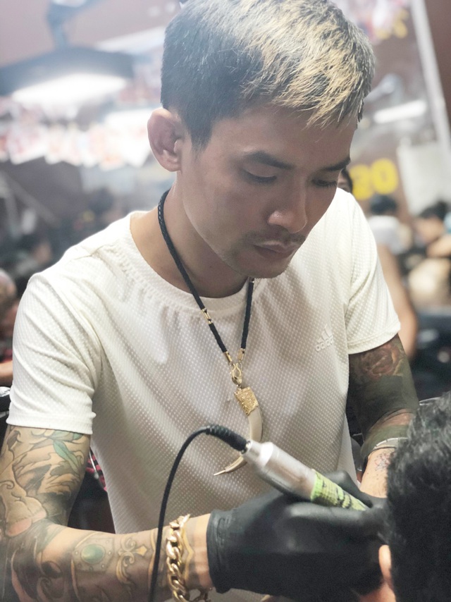 Kiên quyết khởi nghiệp dù bị gia đình phản đối và cái kết cho chàng trai mê Tattoo - 1