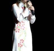 Jang Nara giản dị trong đêm nhạc “Những người bạn”