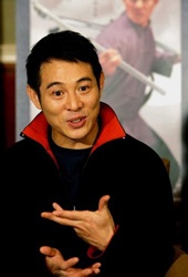 Lý Liên Kiệt “giải cứu” Natalie Portman