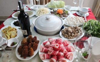 Lẩu nấm Gia Khánh: Mang món cung đình thủa xưa đến cộng đồng!