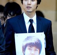 Lee Dong Gun quá đau đớn trước cái chết của em trai