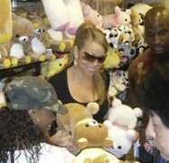 Đợi 1 tiếng chỉ để gặp Mariah Carey trong 10 phút