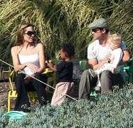 Tiệc mừng sinh nhật bé Maddox